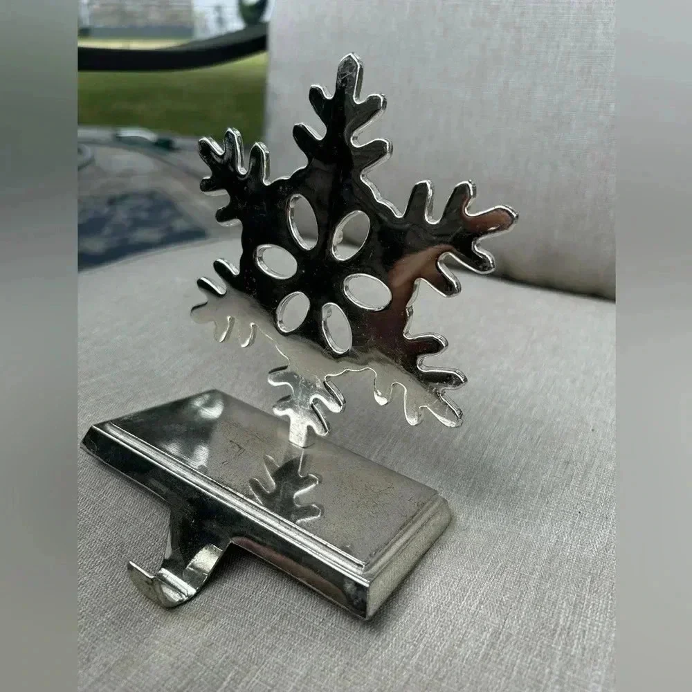 N/A 🎄silver snowflake